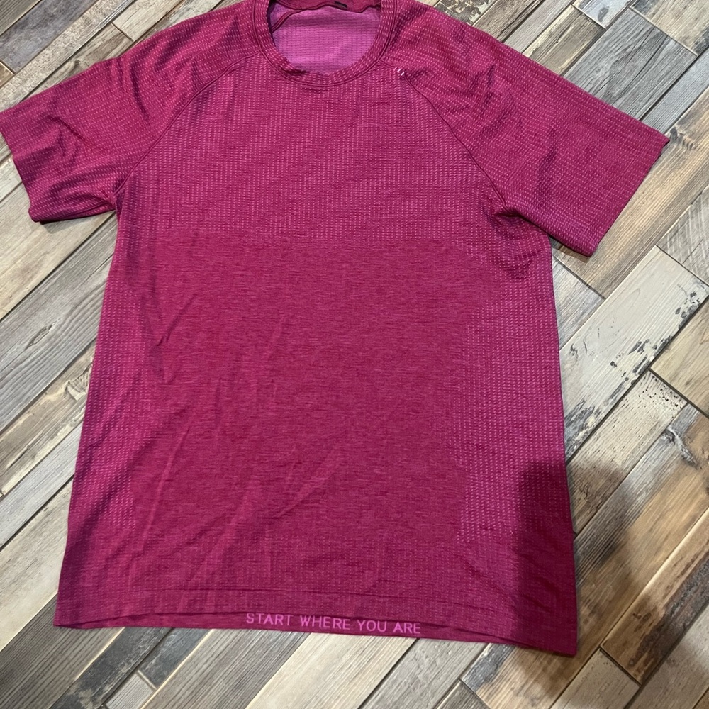 Men's Lululemon Athletic Crew Neck Shirt - Maroon